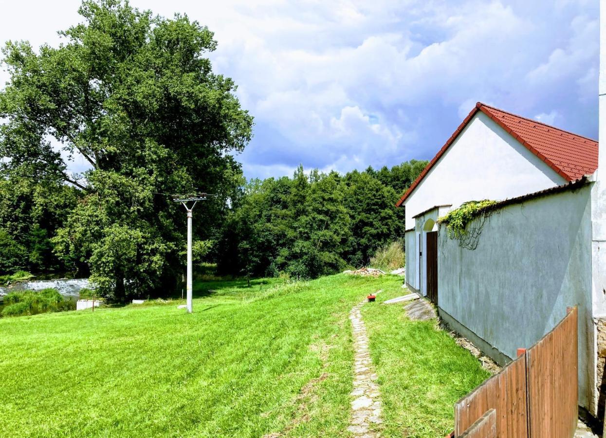 Apartmany U Reky Nezarky Lásenice Buitenkant foto